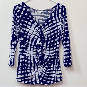 NWOT Max & Rina black & white blouse. Sz. M